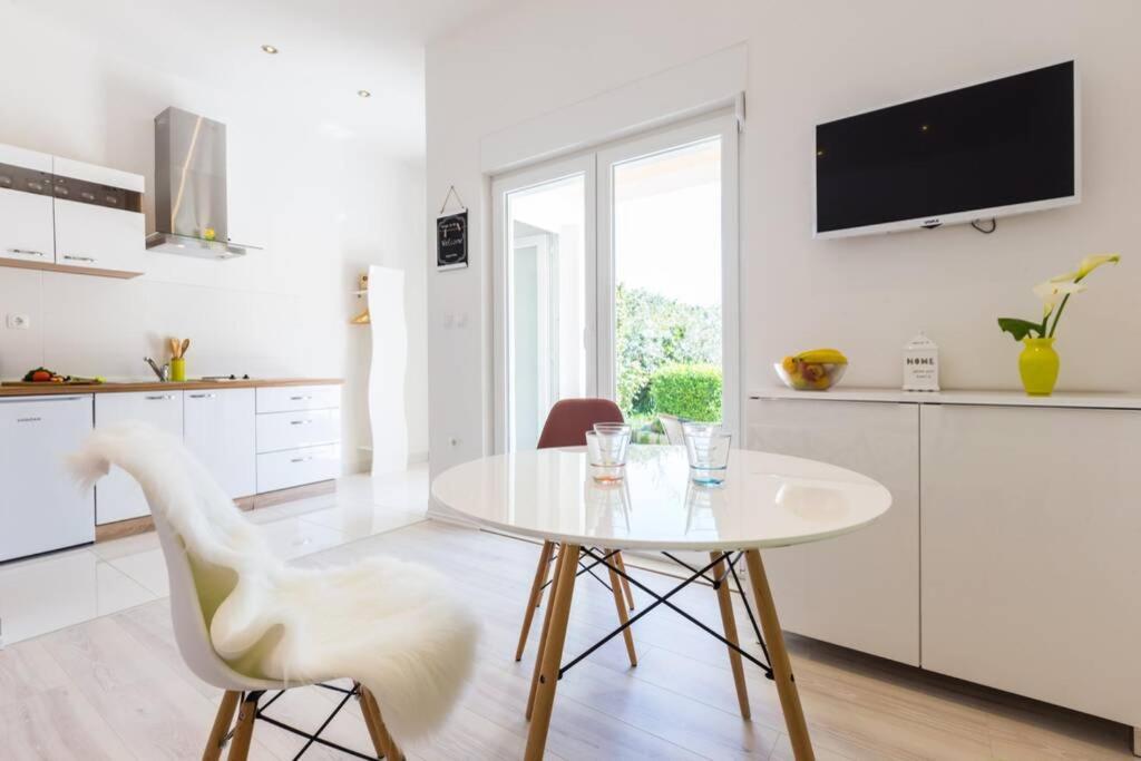 Candy Ap.-Near Center,Bus,Beach+Free Parking Place Zadar Extérieur photo